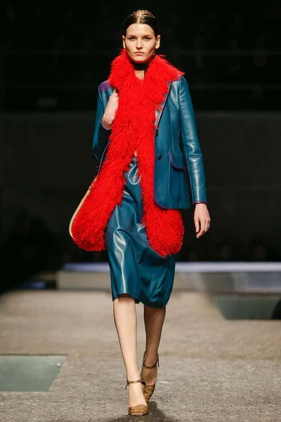 Look 14